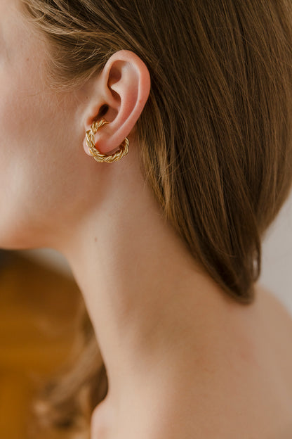 Intricate ear cuff